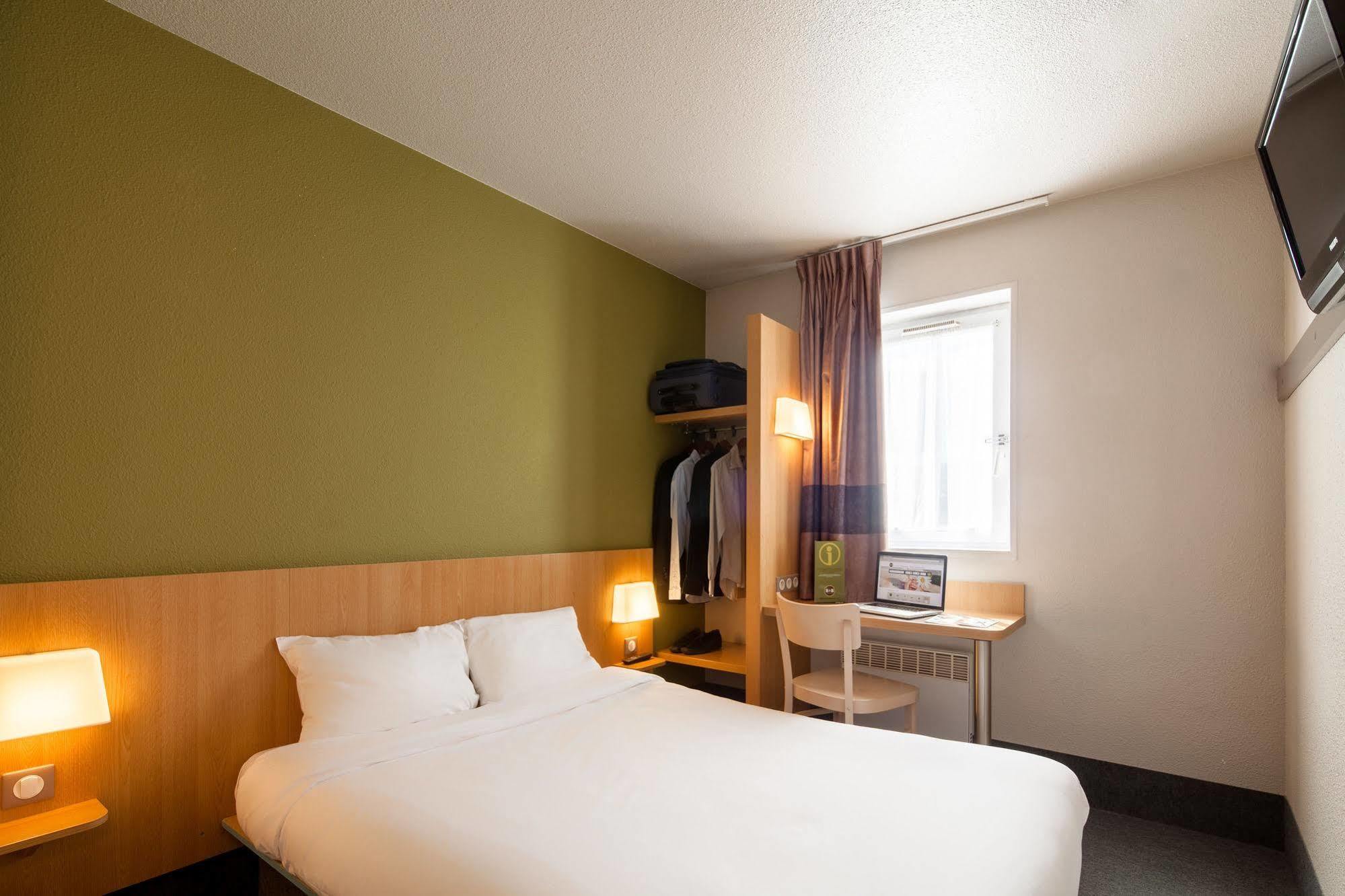 B&B Hotel Maurepas Exteriér fotografie